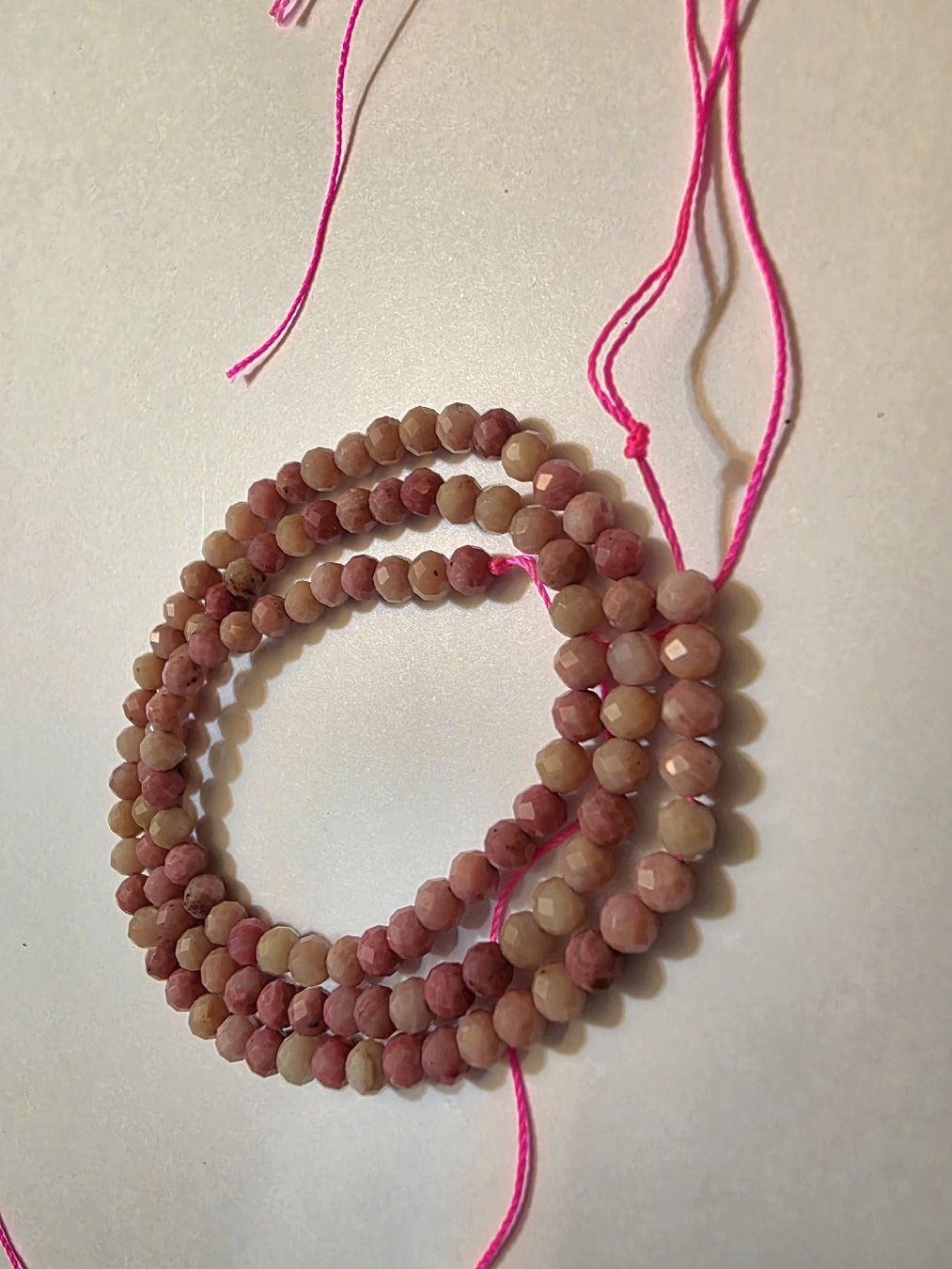 Minerali & Pietre curative: Rhodochrosit facettiert 3mm. Strang – Nuovo e nell'imballaggio originale da Menziken venduto da Mirager 2