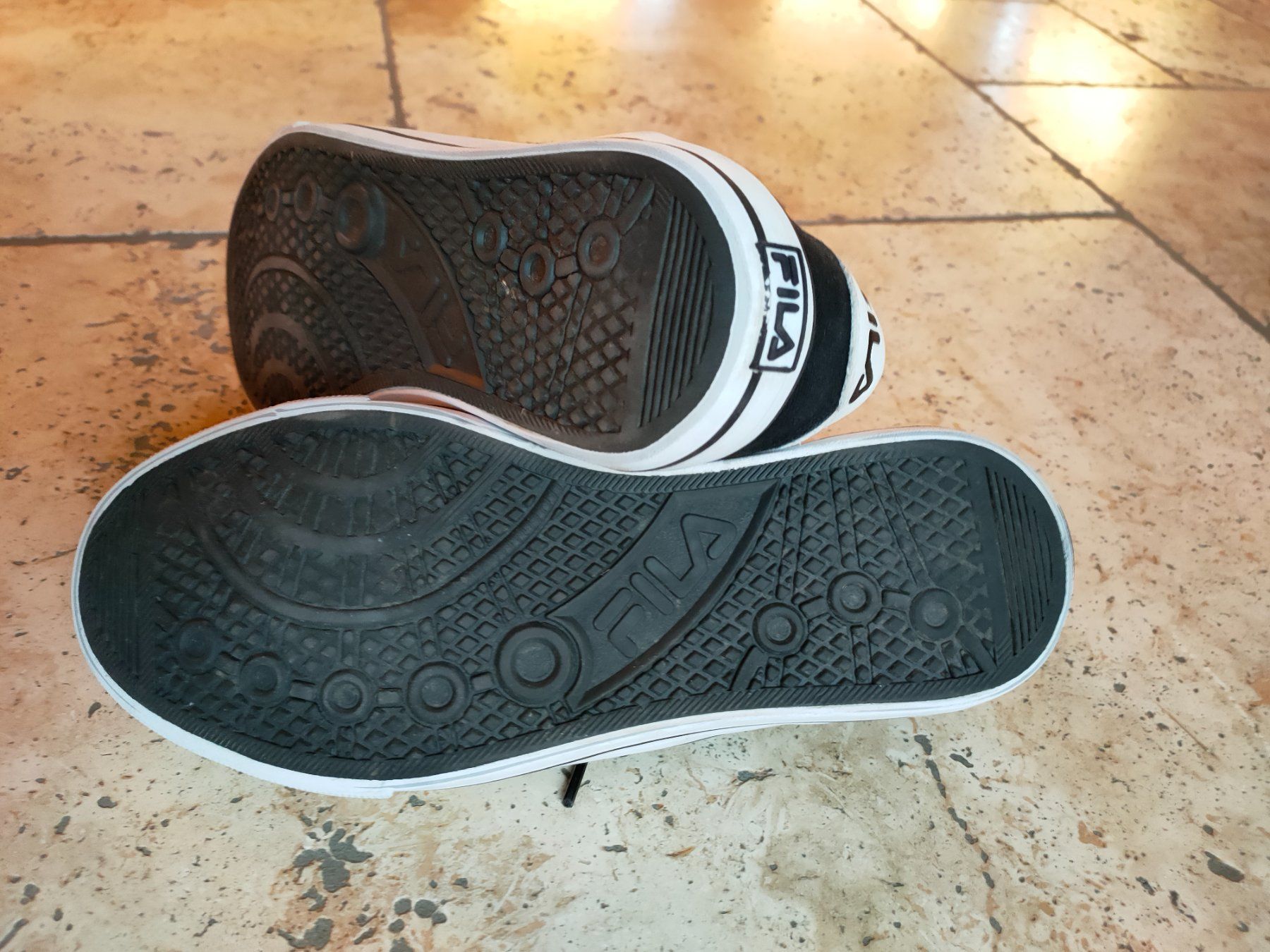 Fila Herrenschuhe: Fila Sneakers Gr. 38 – Gebraucht aus Les Moulins von alicia017 3
