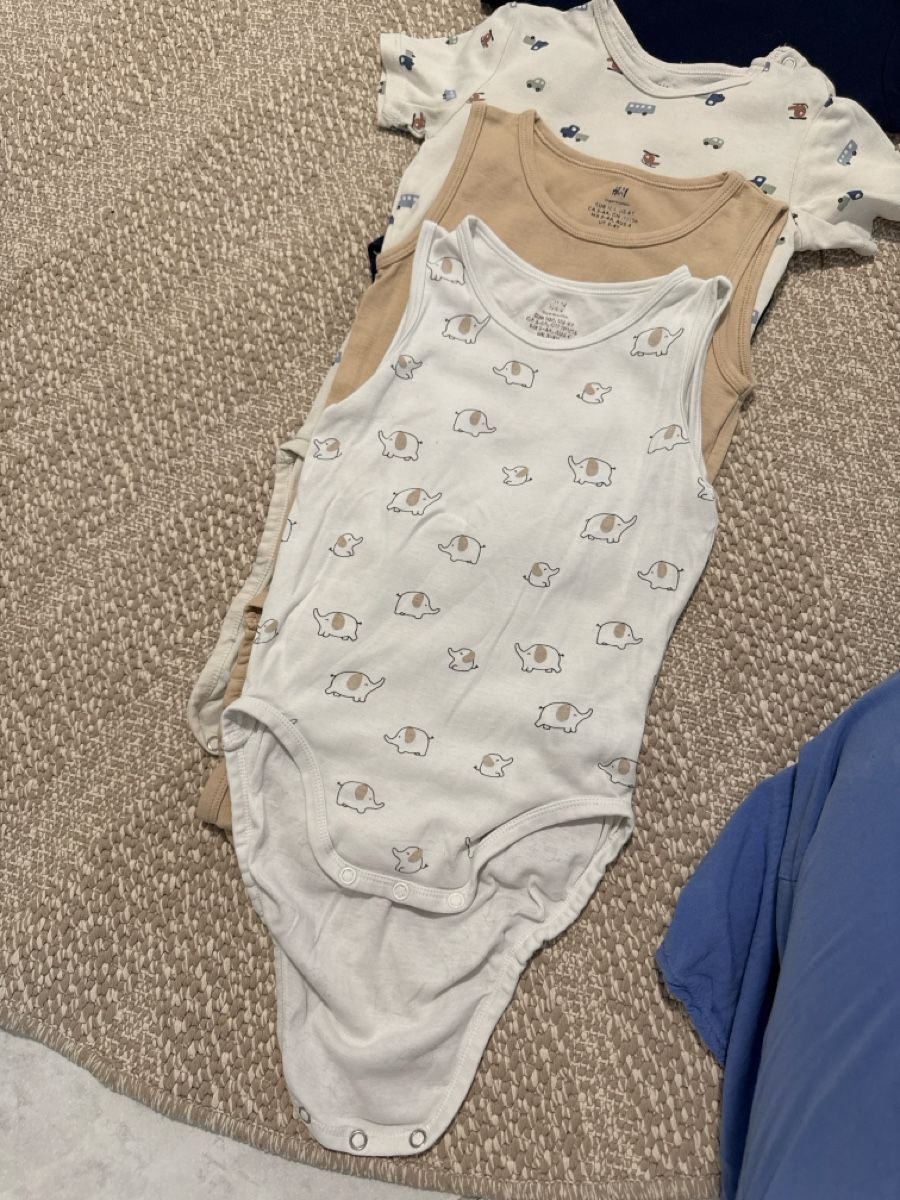 H&M Lotti & Set di vestiti: Baby Bodysuits Bundle - H&M Summer Collection, Size 104 – Usato da Effretikon venduto da lio_gjr8 3