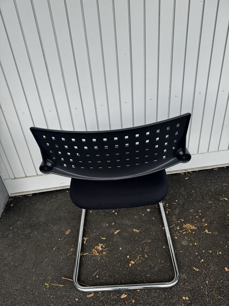 Vitra Sedie: Vitra visavis Freischwinger schwarz Chrom Stoff – Usato da zürich venduto da Mito3 2