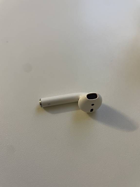 Apple Kopfhörer: Airpods Case 2 und linker Kopfhörer – Gebraucht aus Oberburg von alicia12345 2