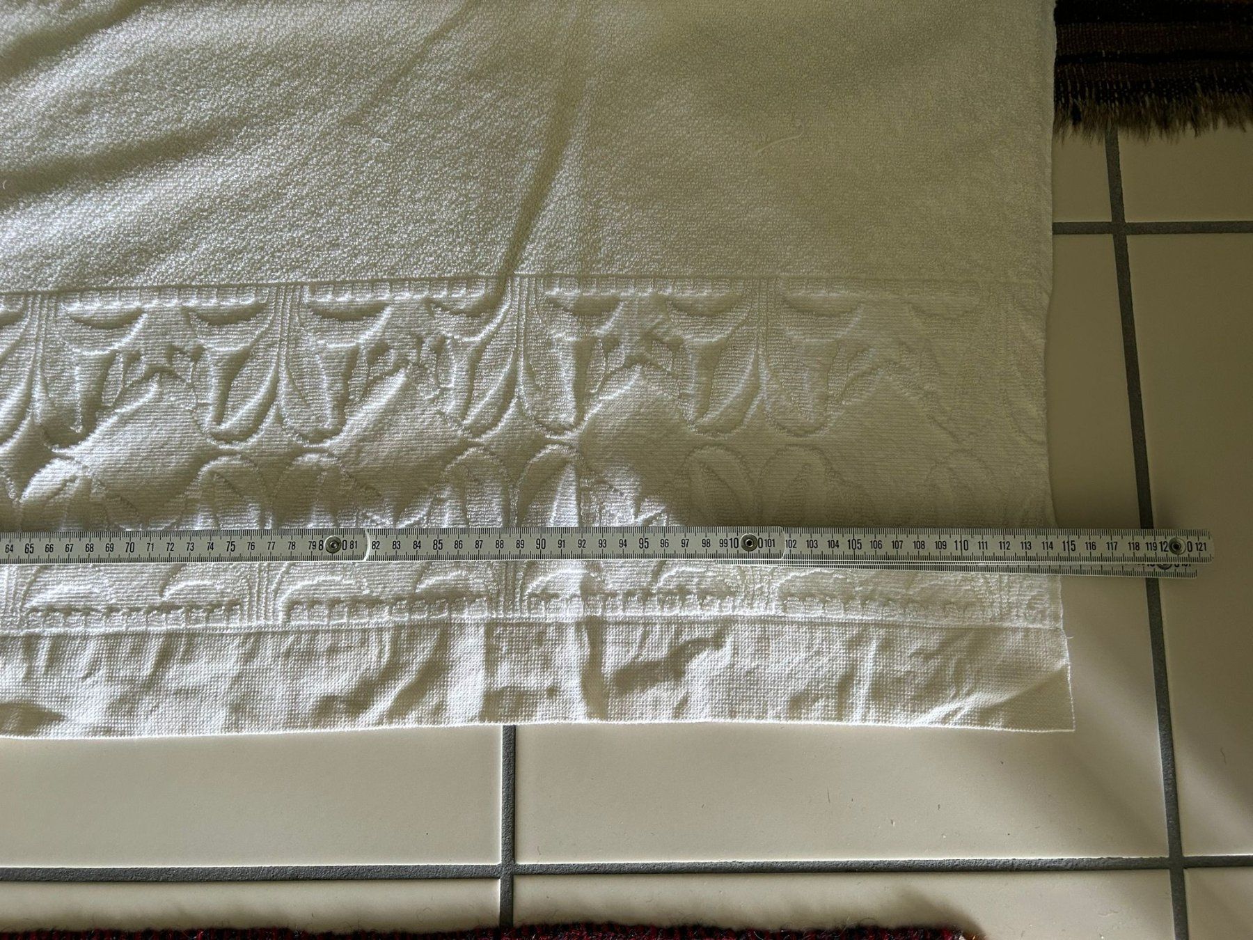 Teli da bagno: Grande asciugamano 115x150 cm – Usato da Melano venduto da H-Sara