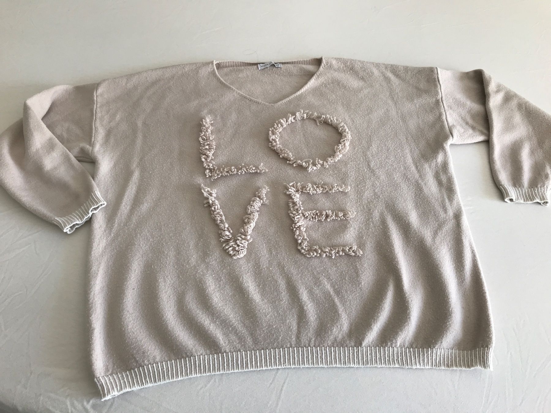 Pulls & Sweat-shirts: LOVE Pulli One Size BOHO – D'occasion à St. Margrethen SG par kellenbh