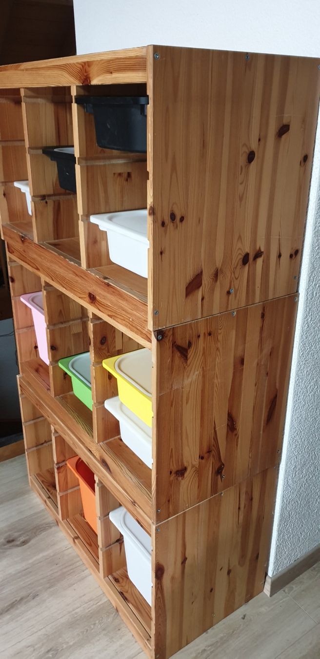 Ikea Étagères: Ikea Trofast Regal 3 Stk mit Behälter – D'occasion à Hünenberg par Gelini9 2