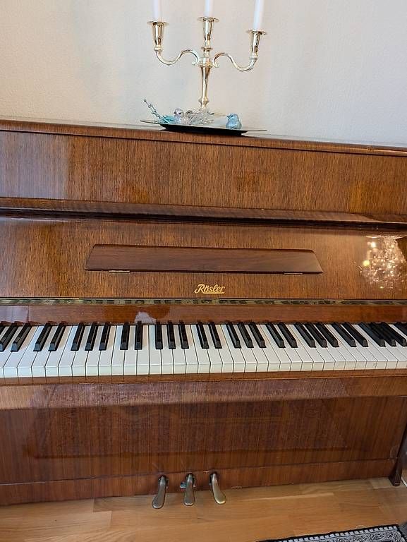 Musikinstrumente: Piano – Gebraucht aus Genève von Maria11 1