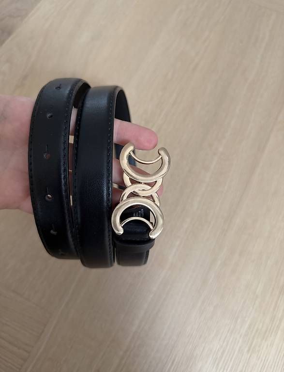 Cinture: Schwarzer Ledergürtel mit goldener Schnalle – Usato da Zürich venduto da kochme