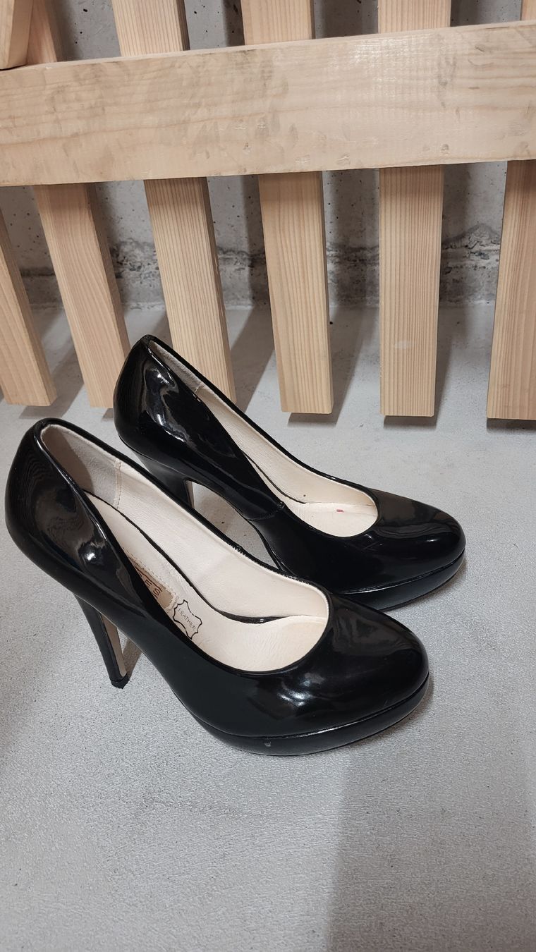 Buffalo Scarpe da donna: Pumps Buffalo schwarz Lack Grösse 38, neu – Usato da zürich venduto da wuscheli0102 1