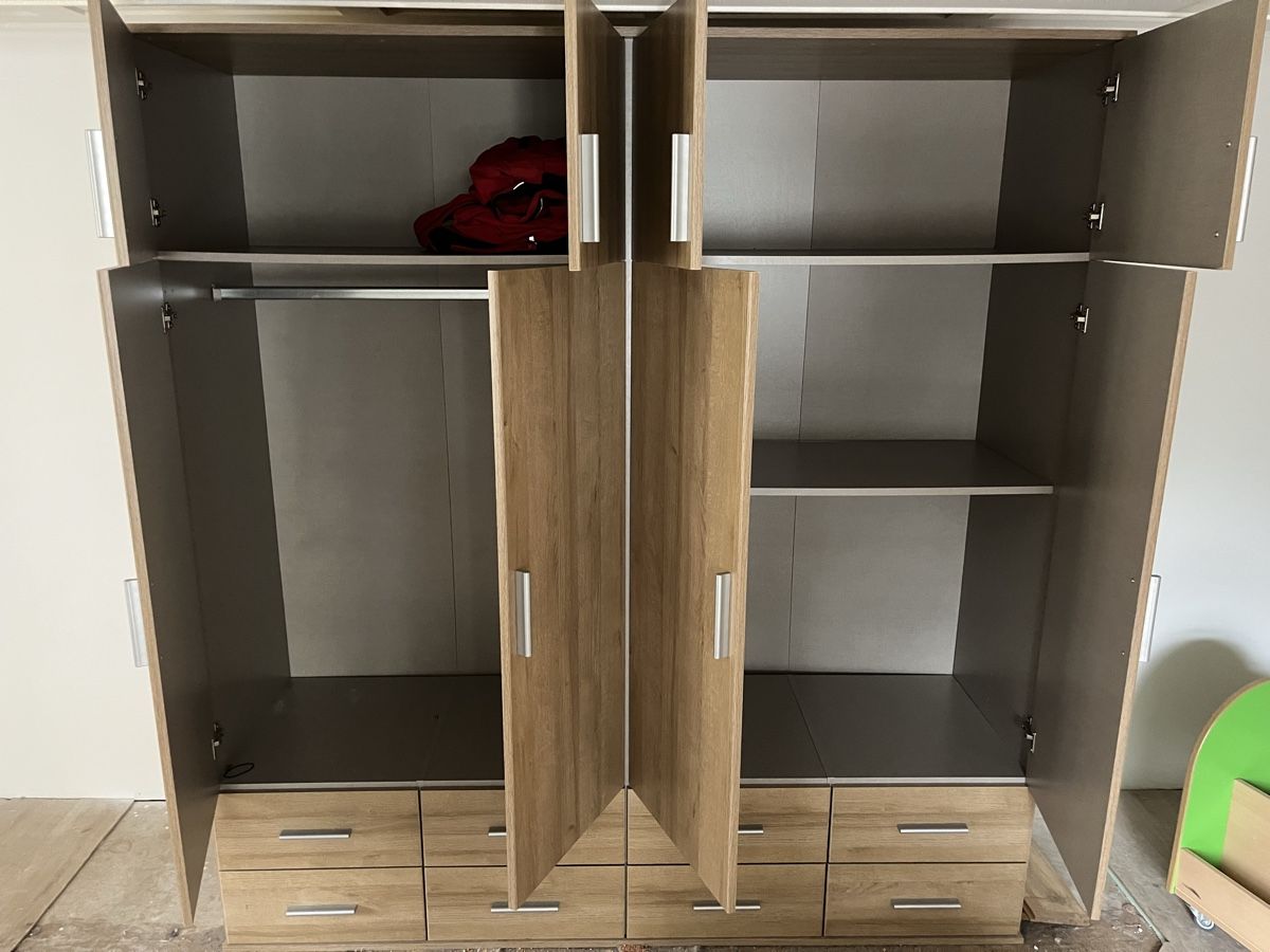 Armadi: Kleider Schrank – Usato da Zeihen venduto da pau_5vdq 3