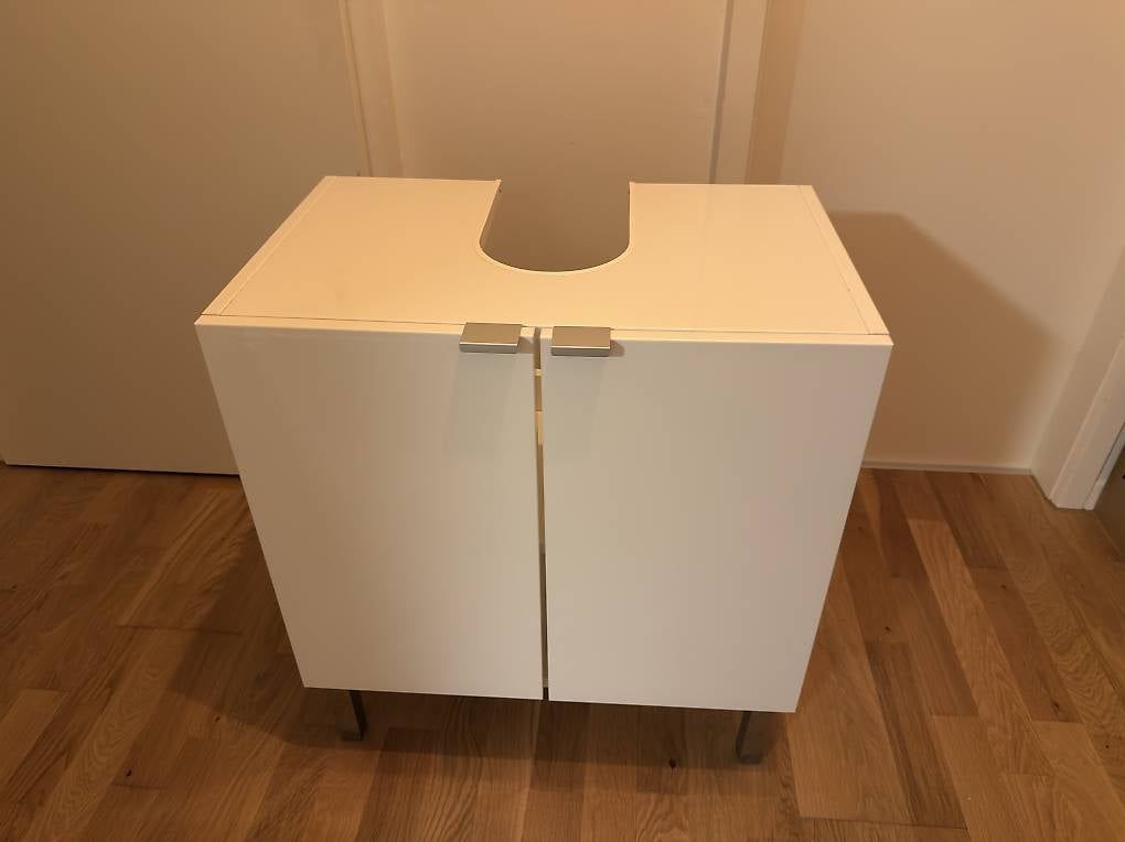 Mobili per bagno: Waschbeckenunterschrank IKEA – Usato da Grenchen venduto da ice_cookie99
