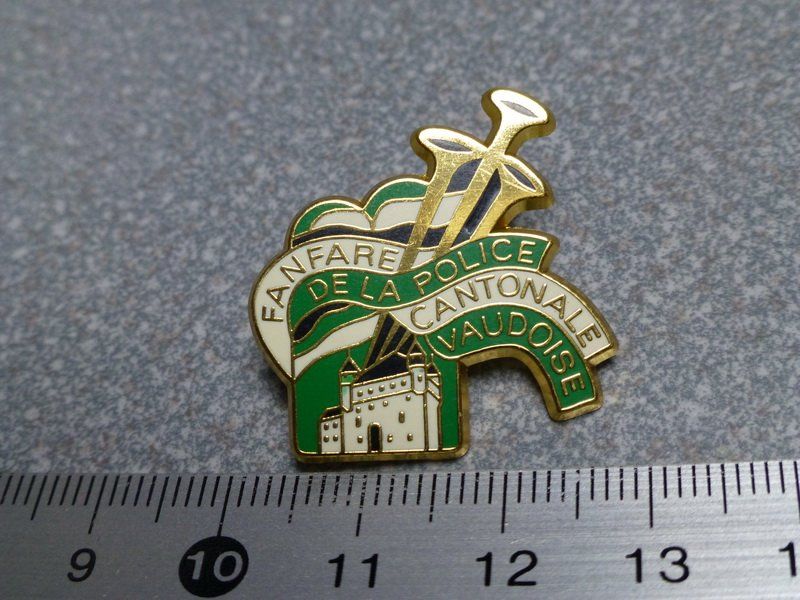 Placchette & Badge: PIN PINS MUSIK POLIZEI – Usato da Gränichen venduto da Jumbo77