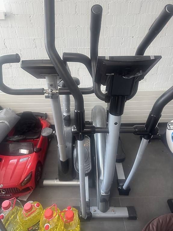 Hometrainer: Crosstrainer und Fahrrad zu verschenken – Usato da Neunkirch venduto da dgdarkgroup 3