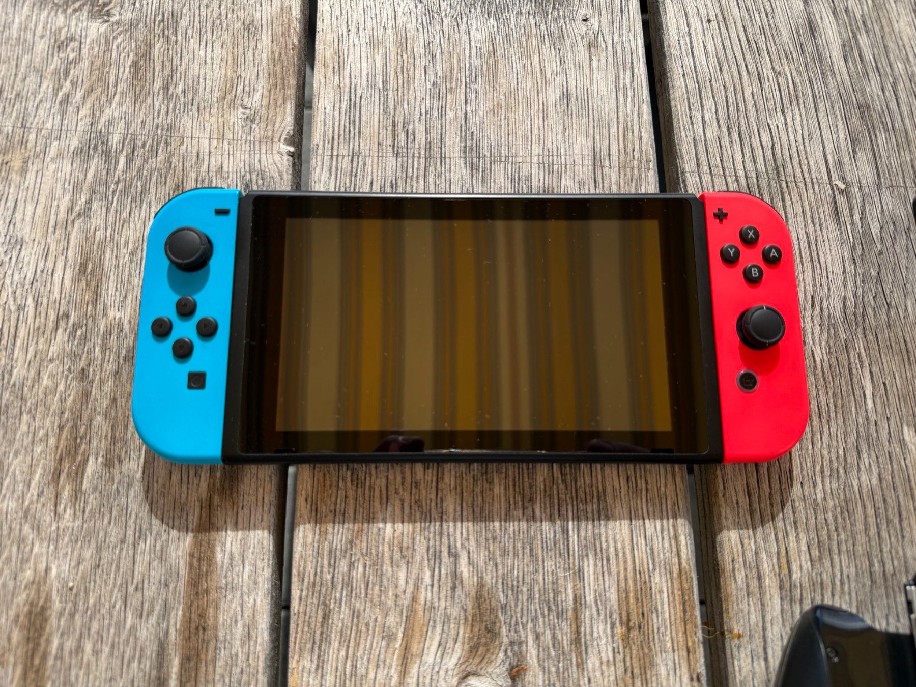 Nintendo Console: Nintendo Switch Neon komplett + Starter Kit + Bluetooth – Usato da Zetzwil venduto da gent1974 1