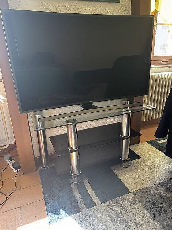 Meuble TV en verre et métal Design moderne (Gebraucht) in Bevaix für ...