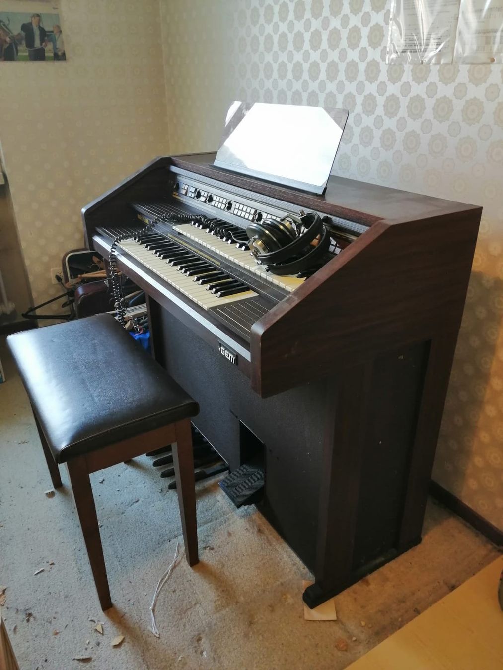 Musikinstrumente: Orgel mit Kopfhörer – Gebraucht aus Basel von Biovivendi 1
