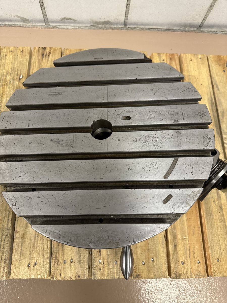 Tutti gli attrezzi: Table circulaire et diviseuse 360mm – Usato da Aarberg venduto da SNMachines 4