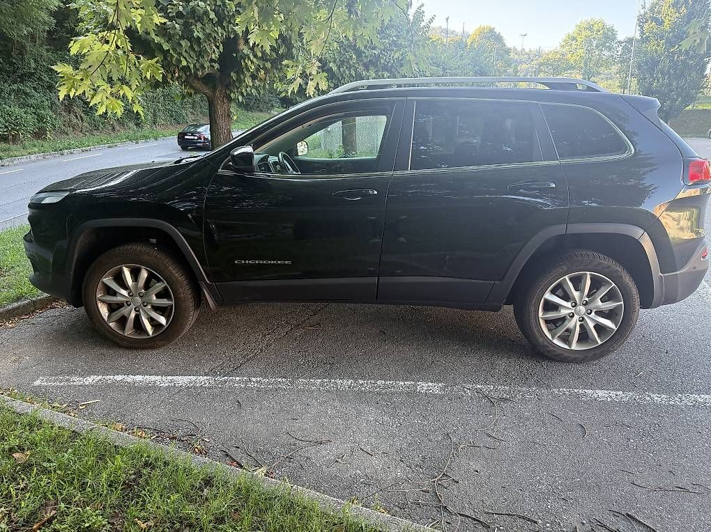 Automobili: Jeep Cherokee – Usato da Balerna venduto da dil_h29w 3