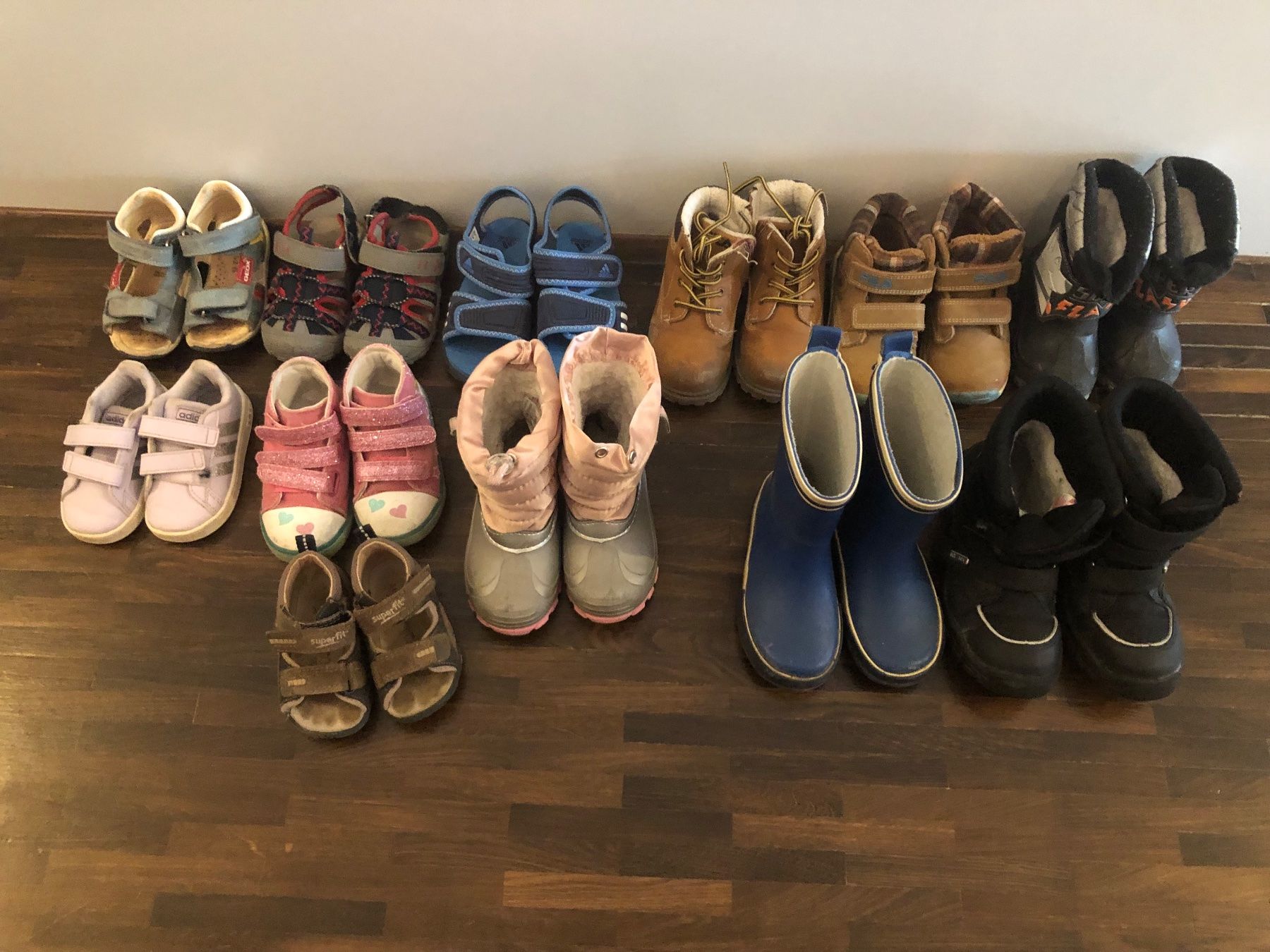 Chaussures garçon: Schuhpaket Kinder – D'occasion à St. Gallen par Melina020