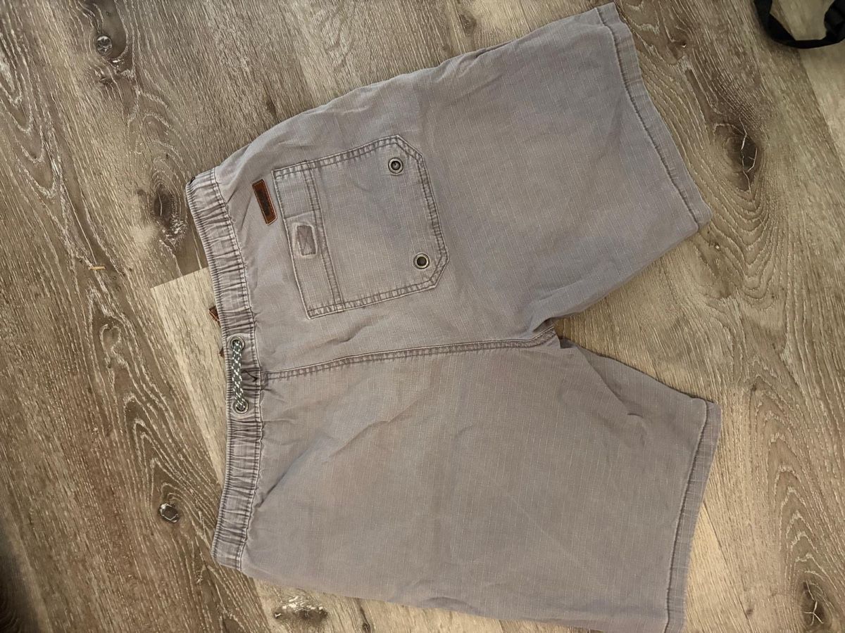 Pantalons: Indicode Jeans Shorts, Gr. M – D'occasion à Lotzwil par kie_fdq8 1