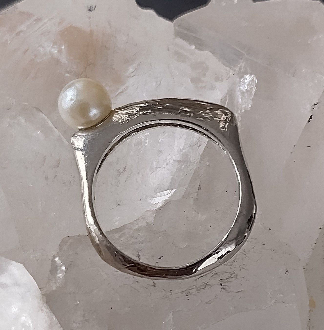 Anelli: MODERNER RING SILBER 925 MIT PERLE GR. 47 – Usato da Romanshorn venduto da BoutiqueA 5
