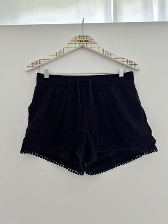 Schwarze leichte Shorts Grösse 34