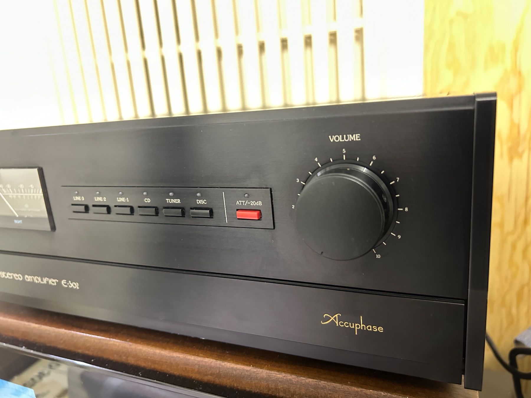 Accuphase Amplificatori: Accuphase E-302 – Fully Restored Integrated Amplifier – Usato da Baar venduto da AAT5 5