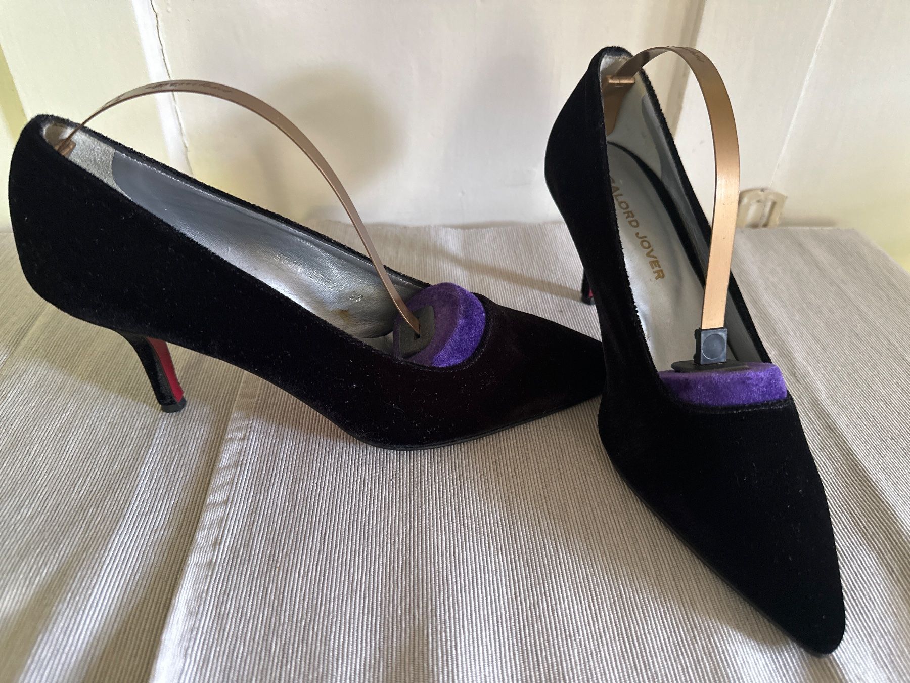 Chaussures femmes: Samtschuhe – Neuf (Voir description) à Chur par cor_m7br