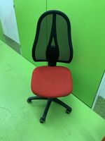 Ergonomischer Bürostuhl mit fünf Rädern rot/schwarz