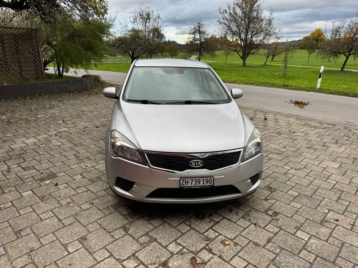 Kia Automobili: Kia ceed 1.4 – Usato da Bertschikon (Gossau ZH) venduto da rie_h2zl