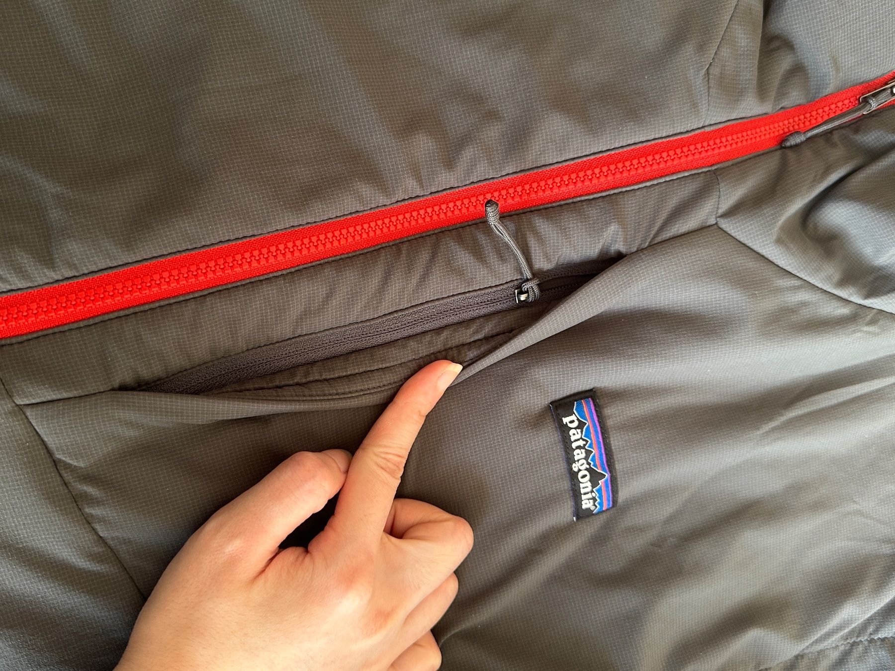 Patagonia Giacche: Patagonia Men's Pack Out Jacket – Nuovo (secondo la descrizione) da Wohlen AG venduto da jes_9c79 1