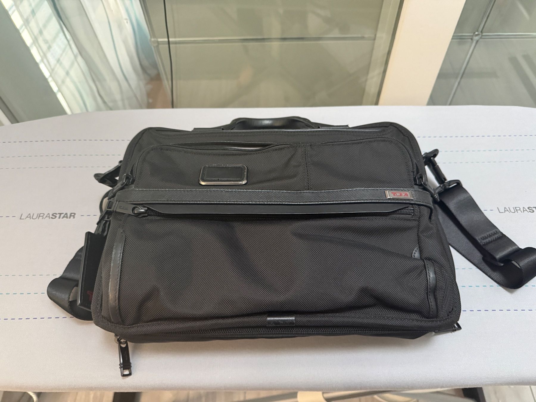 Tumi Valigie & Borse: TUMI Laptoptasche Schwarz, Top Zustand - Schnäppchen! – Usato da Steinhausen venduto da Luxury_Limited