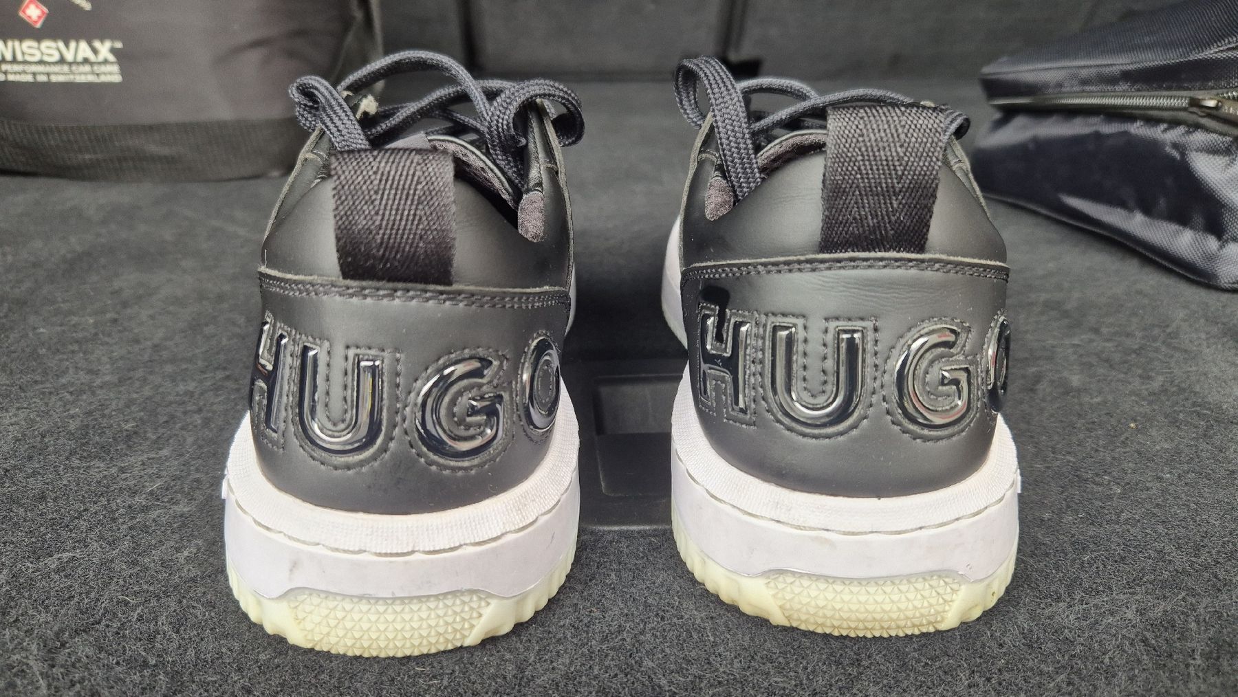 Hugo Boss Herrenschuhe: Baskets Hugo noires, style décontracté, état correct – Gebraucht aus Bellevue von Lor_p8tq 1