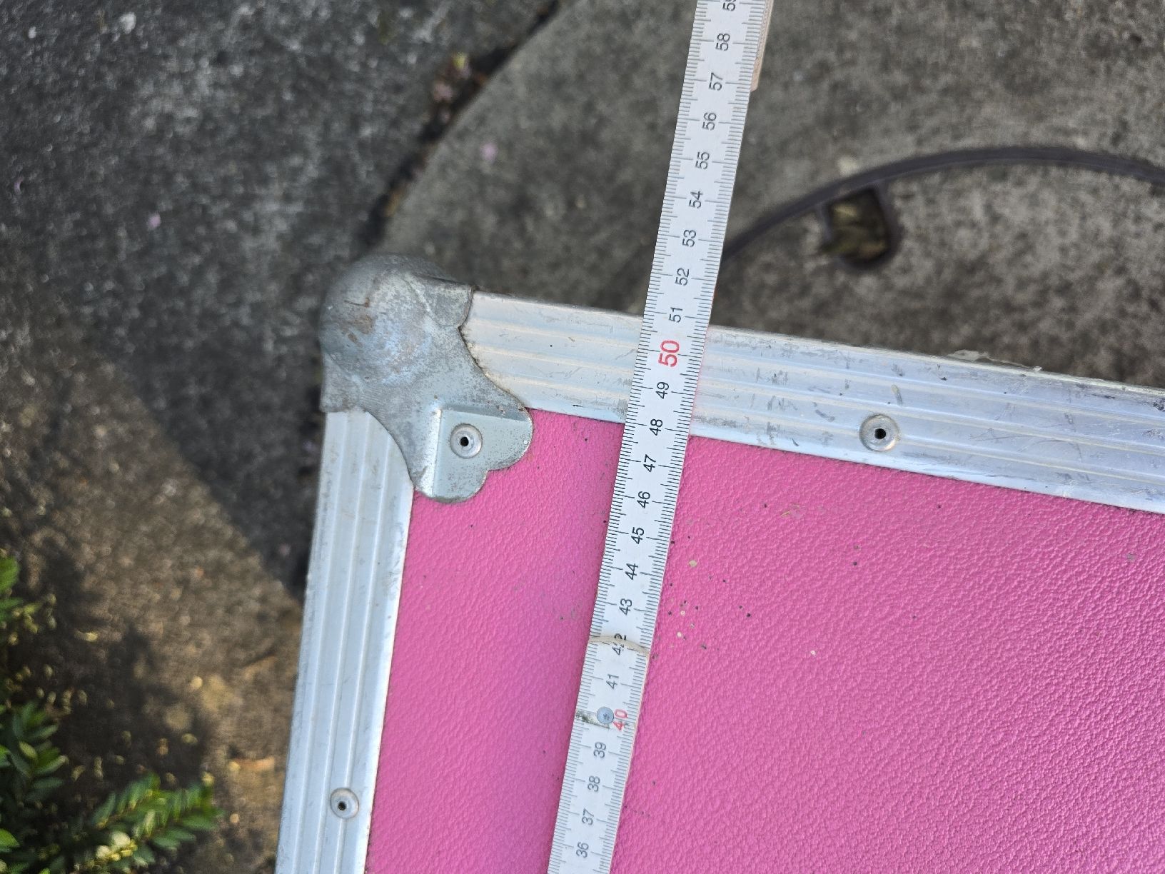 Transportkisten: Pinke Flightcase, stabile Transportbox, 51x44x57cm – Gebraucht aus Uster von DuVaekkedeMig 8