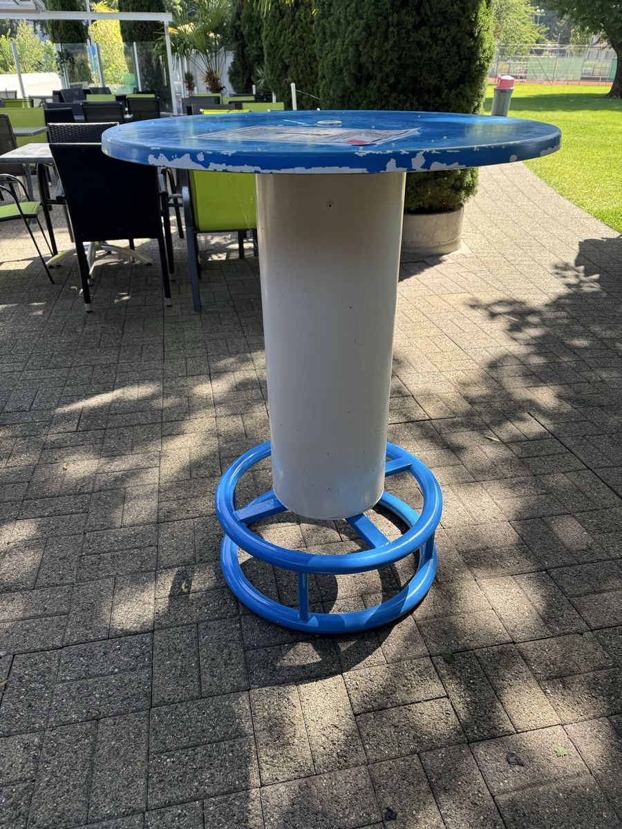 Tavoli: Stehtisch blau/weiss – Usato da Buochs venduto da nik_r7gm 3