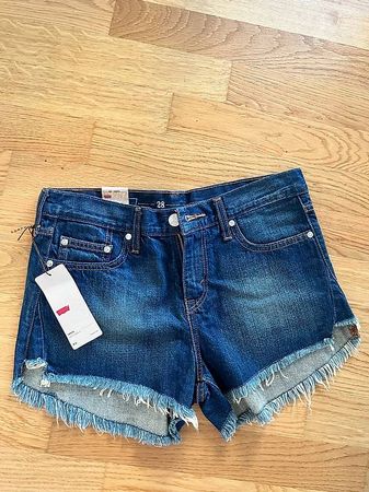 LEVI'S Jeansshorts Gr. 28