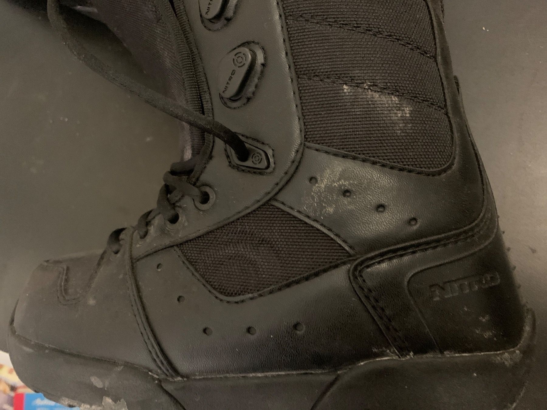 Snowboard Nitro Scarpe da uomo: Snowboard Schuhe Nitro Gr. 38 2/3 – Usato da Oberweningen venduto da Bumblebee2 3