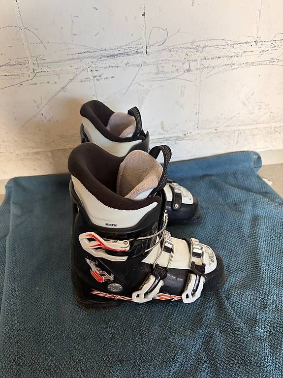 Scarpe per ragazzi: Skischuh Kinder – Usato da Niederbüren venduto da Rothlinger 1