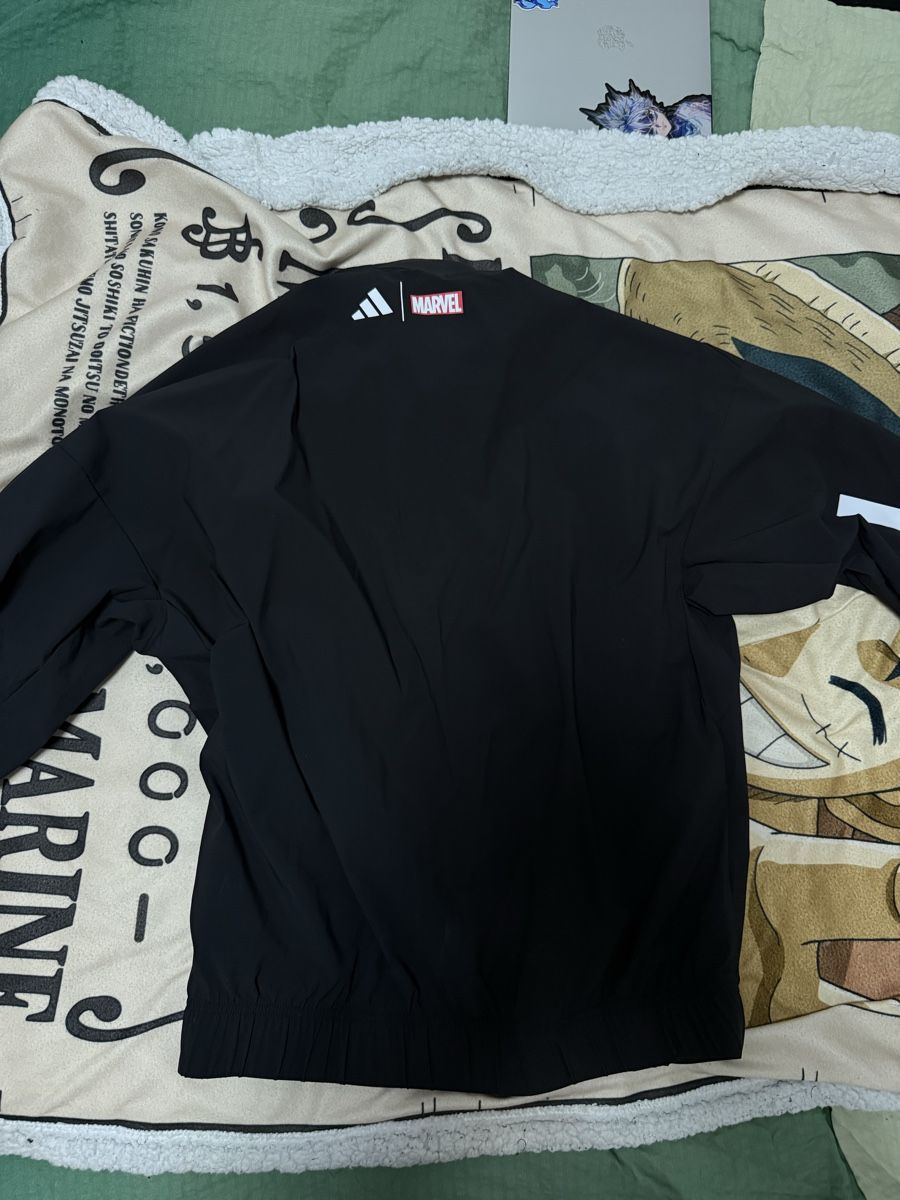 Real Madrid Canottiere & Pantaloni: Adidas Marvel Real Madrid Jacket Size M Black Used – Nuovo (secondo la descrizione) da Siggenthal Station venduto da tha_2yxs 2