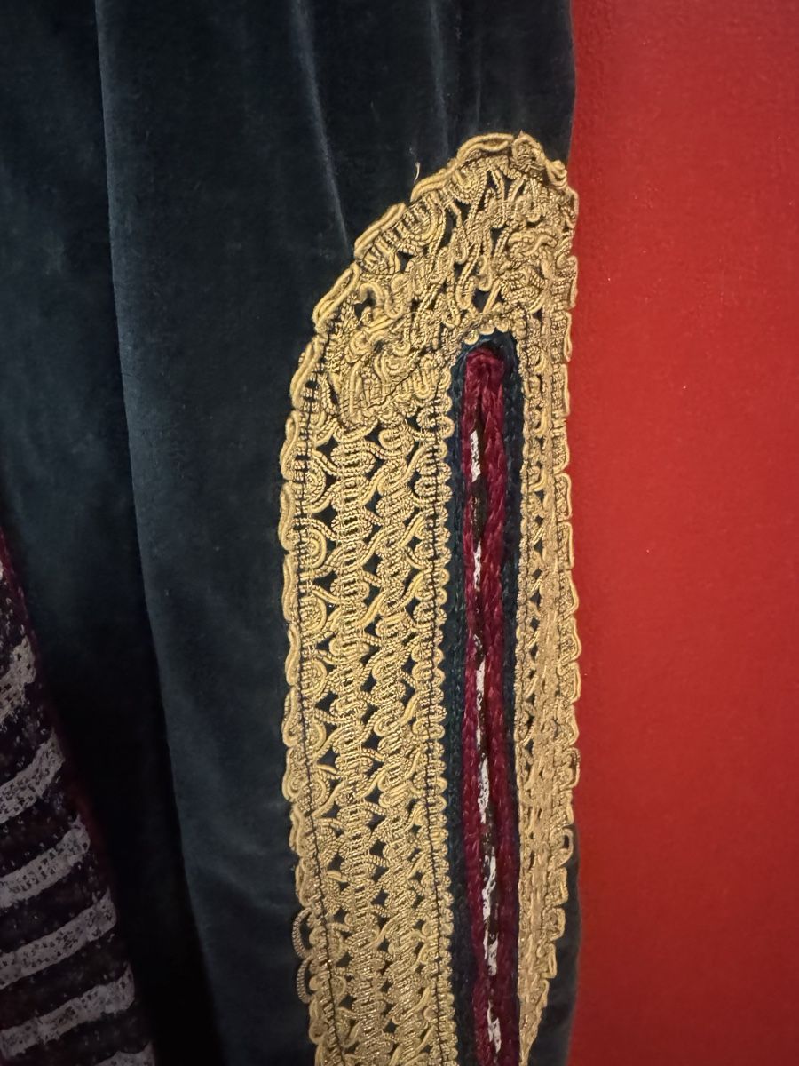 Vestiti: Antike Kleid Hand Arbeit  – Usato da Schlieren venduto da Freundlich02 2