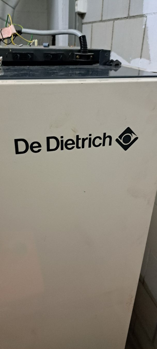 Radiatori: Ersatzteile zu De Dietrich Heizung – Usato da Künten venduto da Rocchi71 5