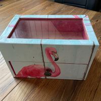 Süsse Flamingokiste mit Deckel und Schublade