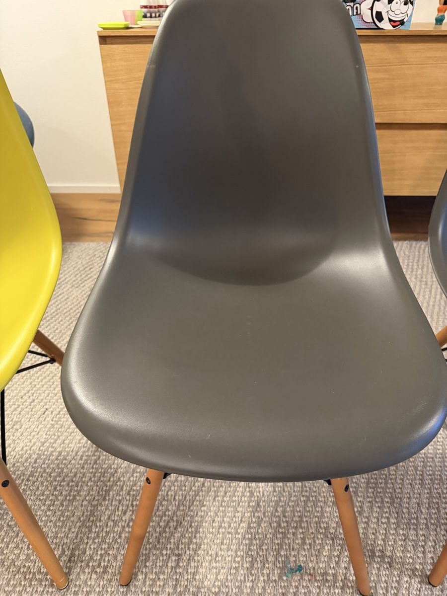 Sedie: 4 Vitra Eames Stühle – Usato da Richterswil venduto da pad_zi 2