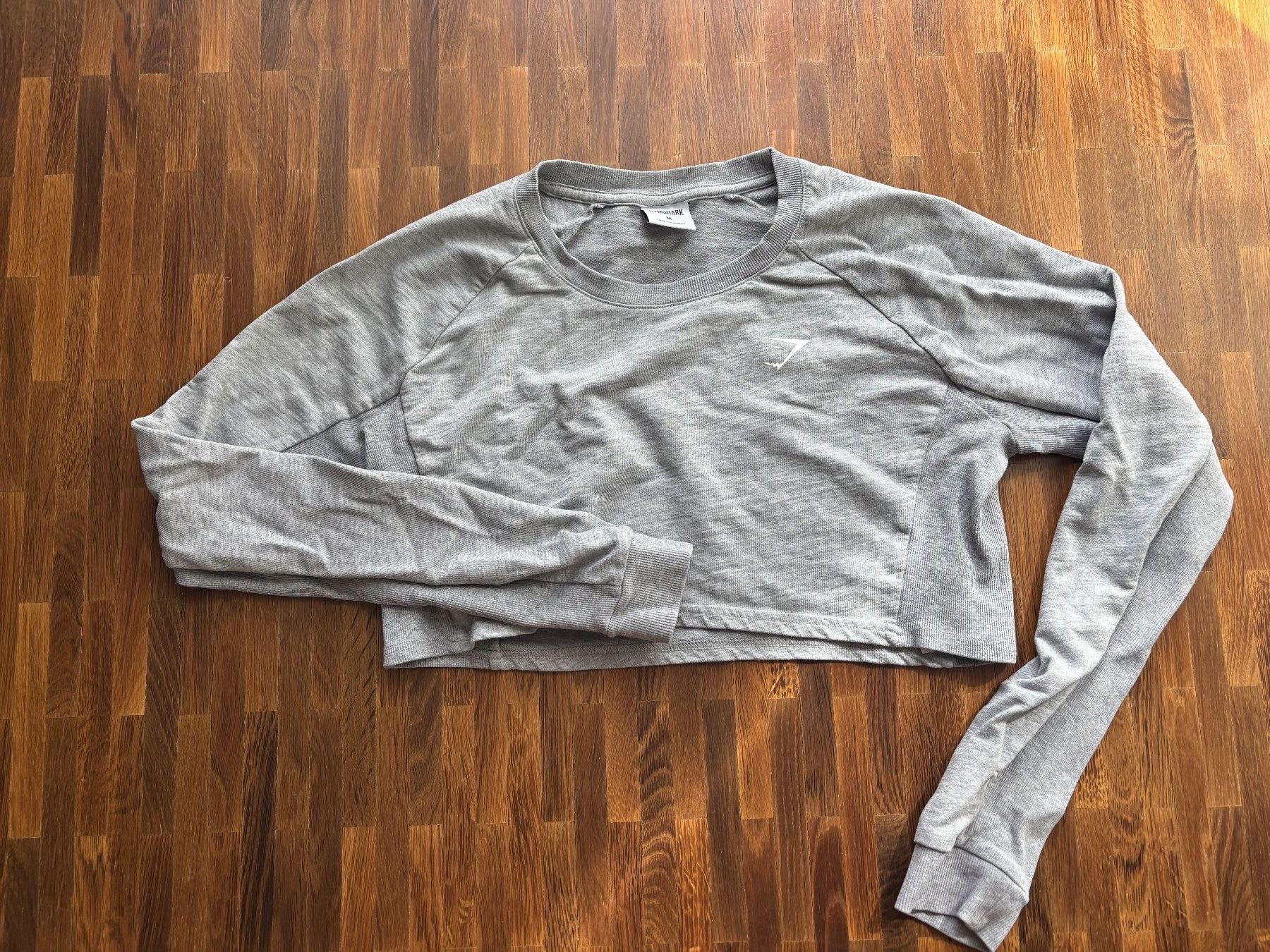 Gymshark Maglioni & Felpe: Gymshark Crop Top Pullover Grau, Grösse M – Usato da Hinwil venduto da liviipivii