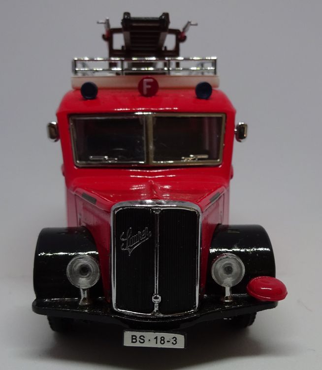 Miniature Tek Hoby 1/50 - Bus Autocar Saurer 3CT1D PTT Suisse St Moritz Chasse-neige