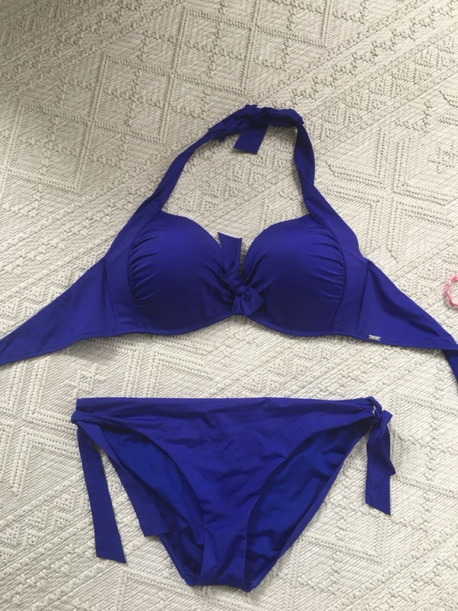 Triumph Costumi da bagno & Bikini: Maillot de bain Triumph bleu, taille 42/44 – Usato da Bremgarten b. Bern venduto da nathalie83