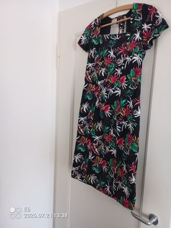 Kurzarm-Stretchkleid 
