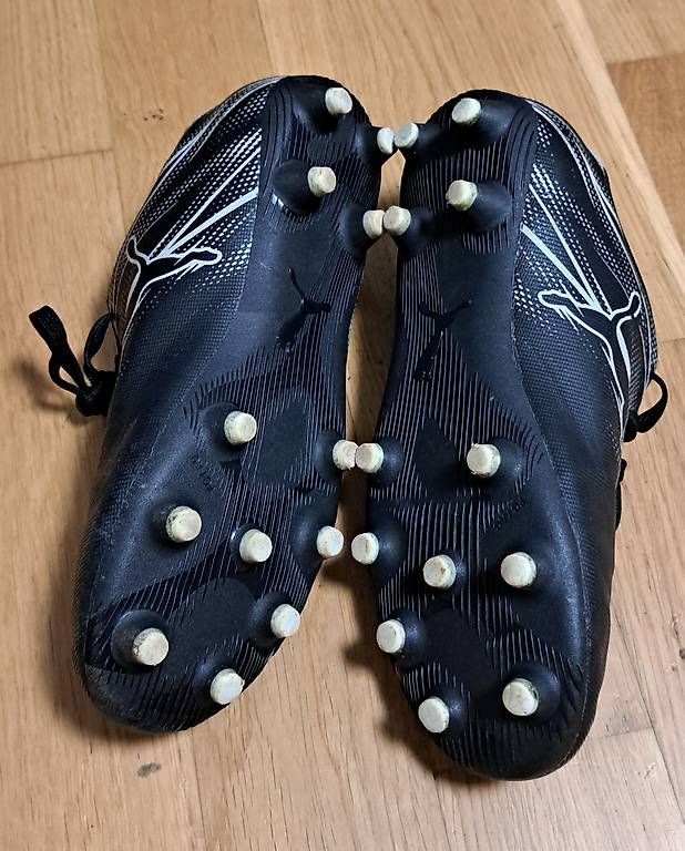 Puma Scarpe per ragazzi: Fussballschuhe Kinder Grösse 34 – Usato da Zuerich venduto da Wurstfach 2