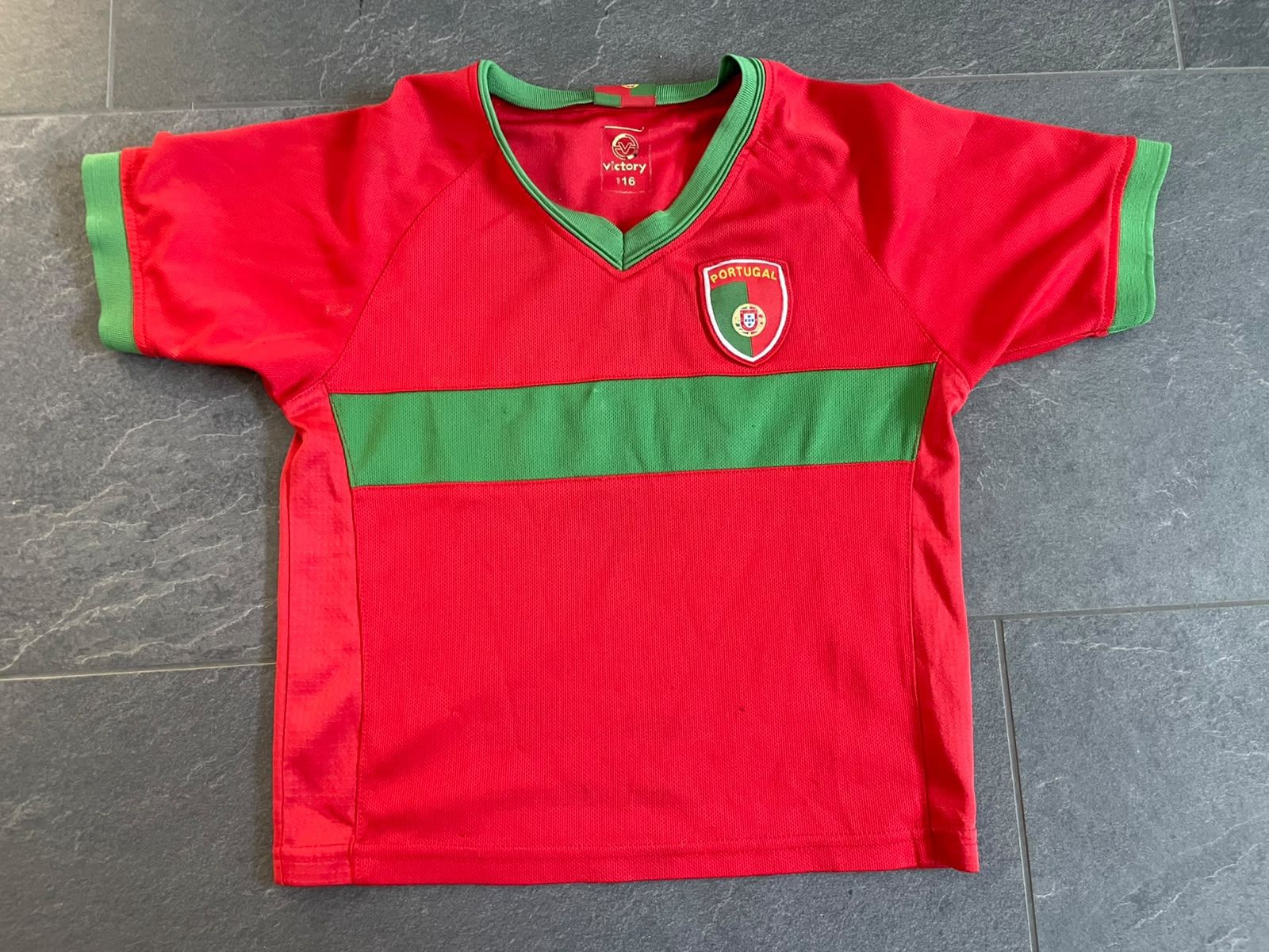 Camicie, T-shirt & Polo: T-shirt Portugal  – Usato da Unterlangenegg venduto da can_rf8g