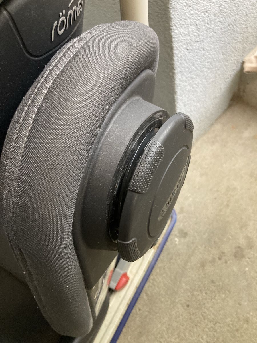 Britax Römer Seggiolini per auto: Britax Römer Kidfix lll S – Usato da Wolfhausen venduto da DonieP 2
