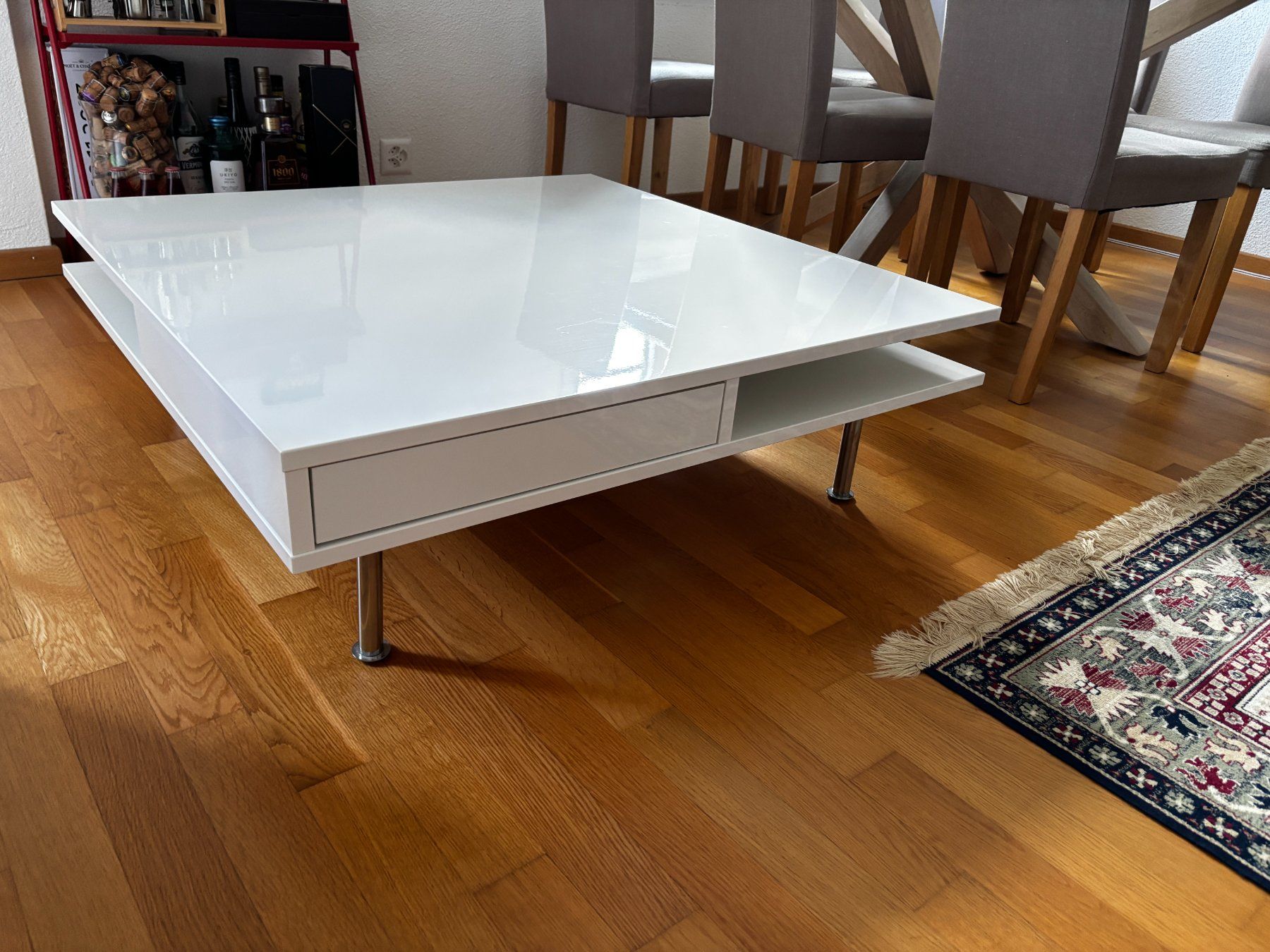 Ikea Tavoli: Wohnzimmertisch weiss mit Schublade und Ablage – Usato da Zürich venduto da igb_hnx6