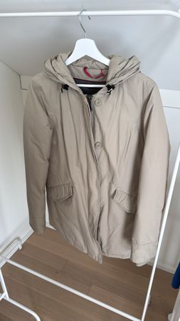 Winterjacke, beige, mit Kapuze, Grösse M, Top Zustand!